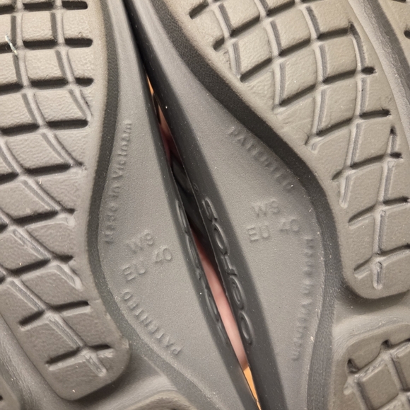 Oofos OOlala Sandals Womens 9 Gray/Silver Recovery Thong Flip Flop Comfort - Picture 9 of 9